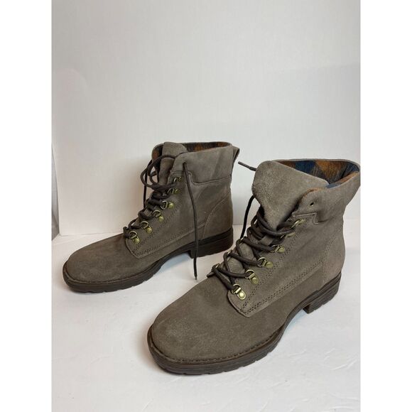 NWOB Born Codi Women's Lace-Up Combat Boots - Size 9 - Picture 1 of 6